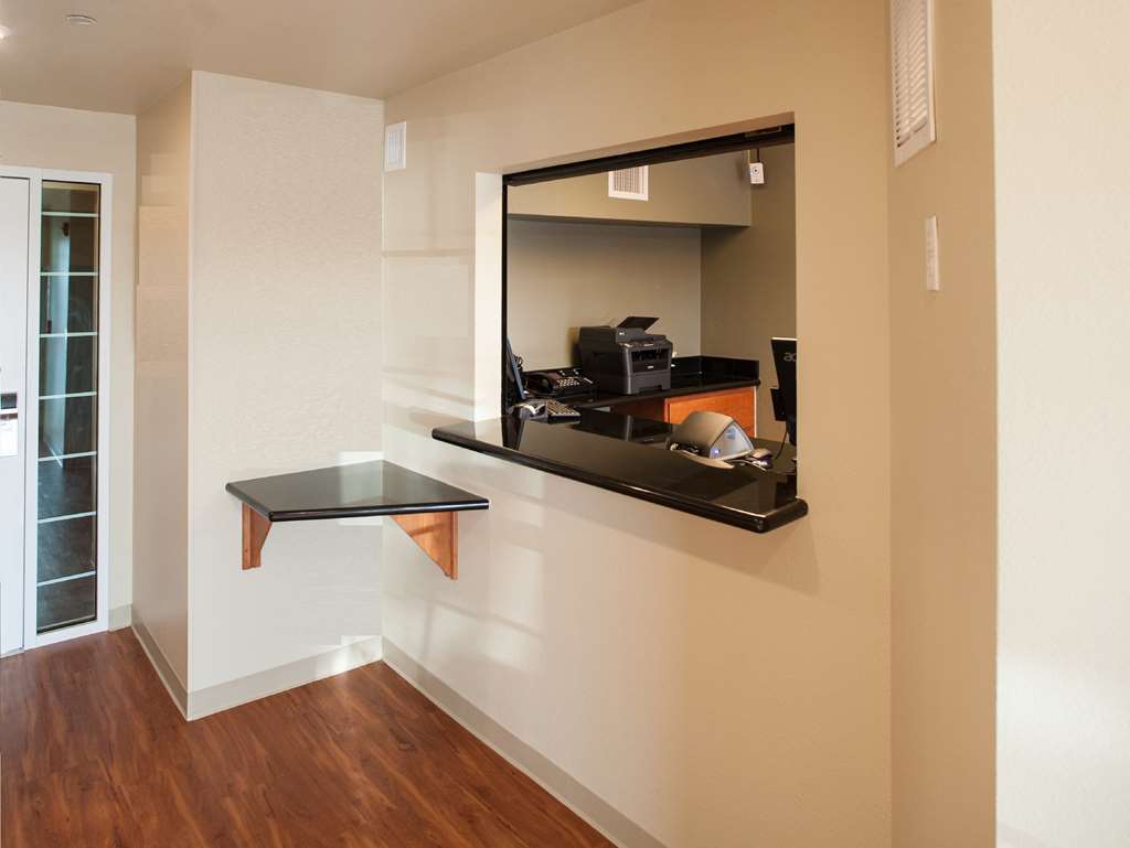 Woodspring Suites Clarksville Ft. Campbell Interior photo